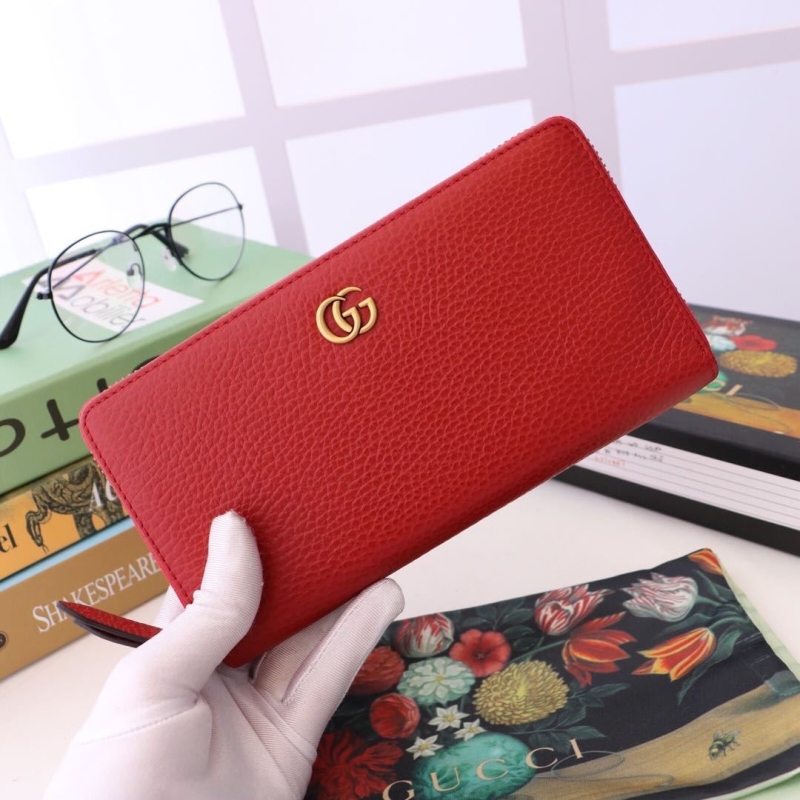 G*u*i wallets & purse